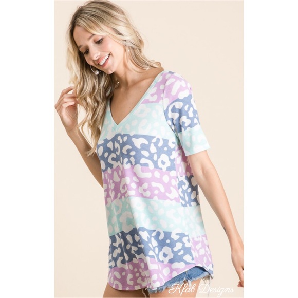 💜LAST 1! V Neck Soft Animal Print Color Block Top - Picture 3 of 10